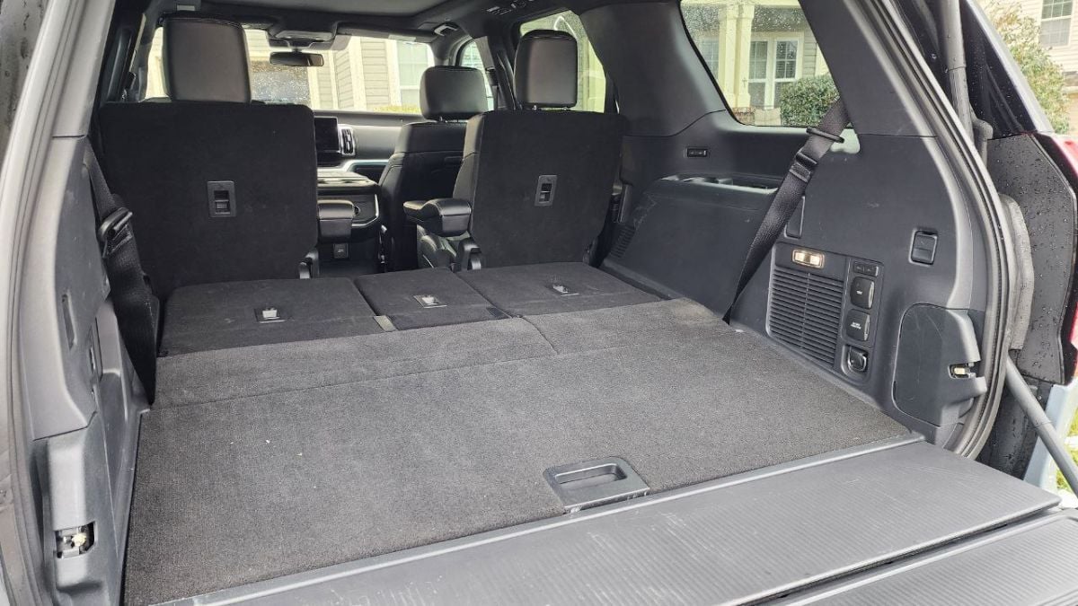 The 2026 Ford Expedition Really Impressed Me With Its "Cloud" Effect